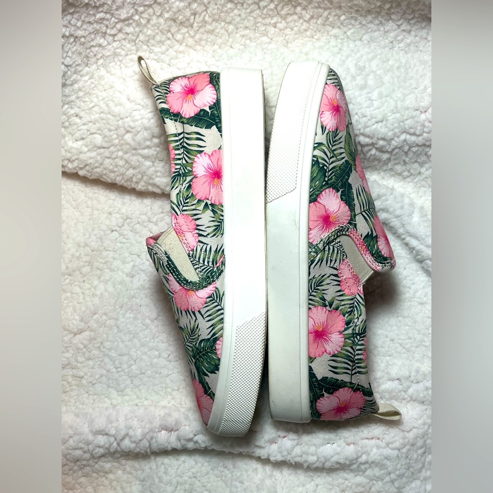 NWOT-Skechers Street Poppy- Tropic'Gal Floral Sneakers - Picture 4 of 8